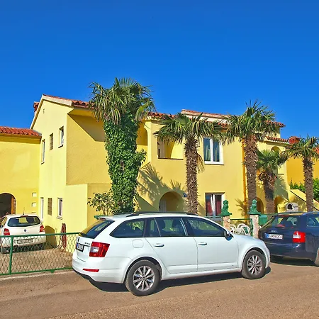 Apartment Gey 671 Medulin